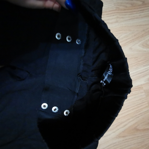 Black pants - Picture 5 of 8